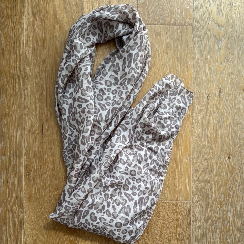 H&M Animal Print Scarf in Brown and Cream